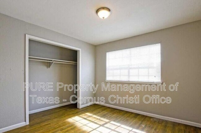 Building Photo - 3535 Cottonwood St