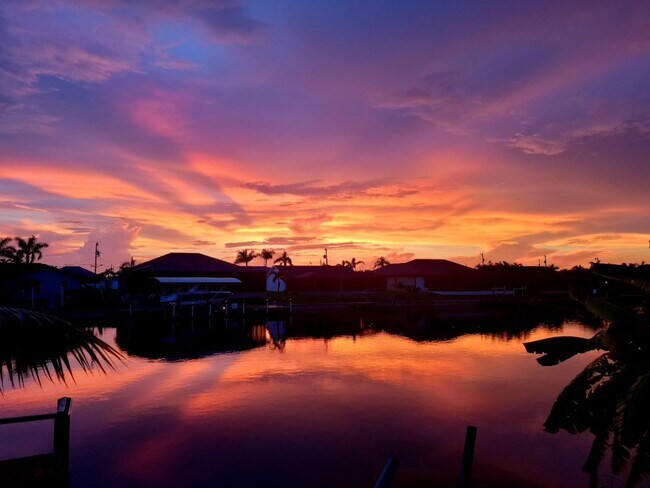 Building Photo - 4416 SW 24th Ave