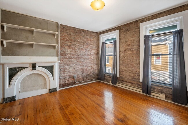 Building Photo - 108 Division St