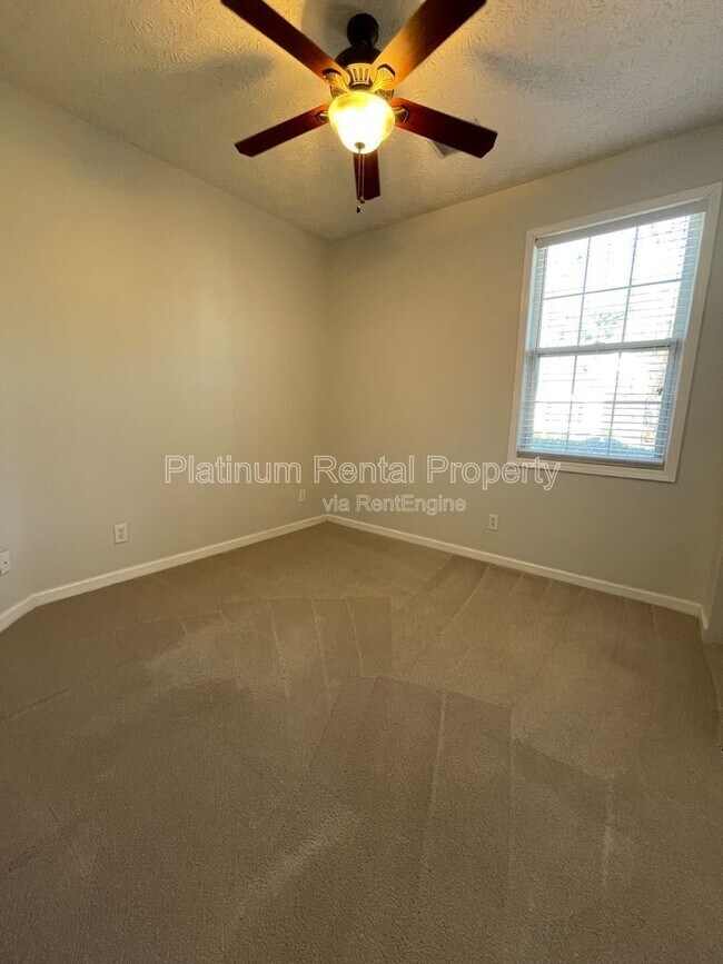 Building Photo - 301 Harmony Ct