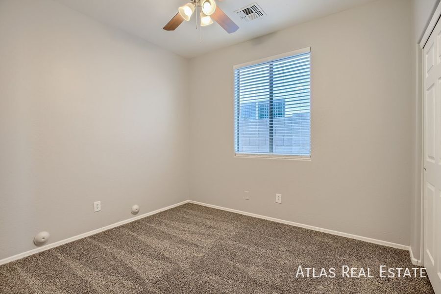 Building Photo - 9414 W Heber Rd