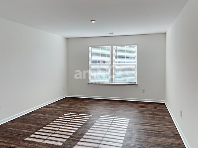 Building Photo - 5029 Twin River Dr