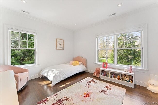 Building Photo - 20 Brookline Rd