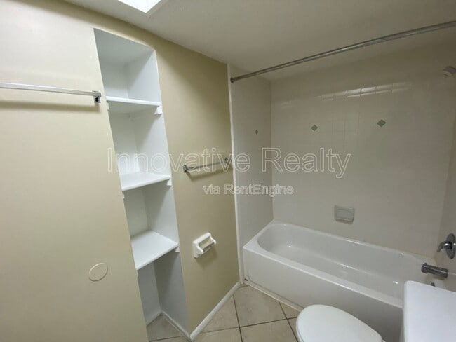 Building Photo - 623 E San Sebastian Ct