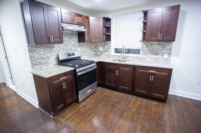 Building Photo - BRAND NEW 2 BEDROOM 1 BATH APARTMENT