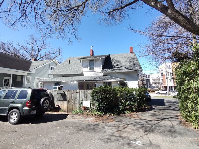 Building Photo - 920 W Morgan St