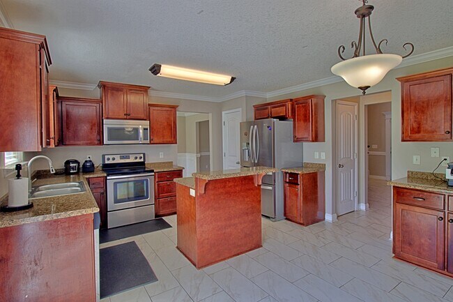 Building Photo - 305 Largo Ct
