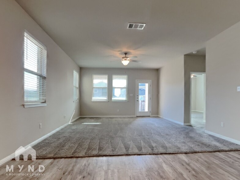 Building Photo - 116 Canis St