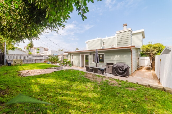 Building Photo - 341 N Sierra Ave