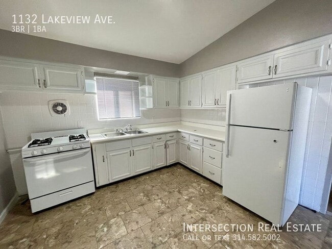 Building Photo - 1132 Lakeview Ave