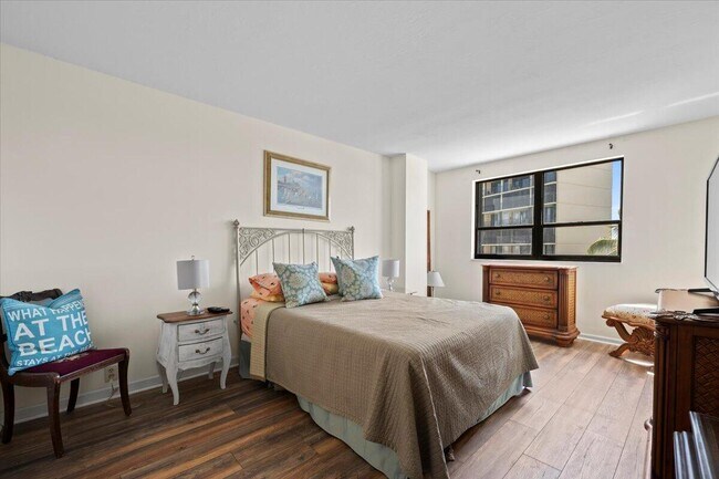 Building Photo - 1200 Marine Way