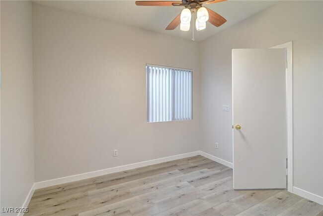 Building Photo - 952 Clear Diamond Ave