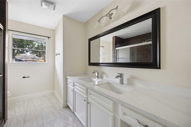 Building Photo - 3403 Linkwood Dr