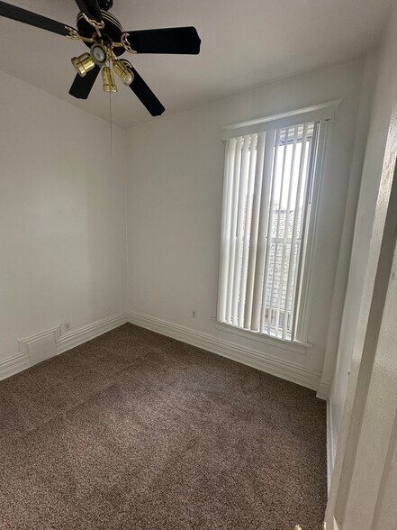 Building Photo - 6506 S Yale Ave