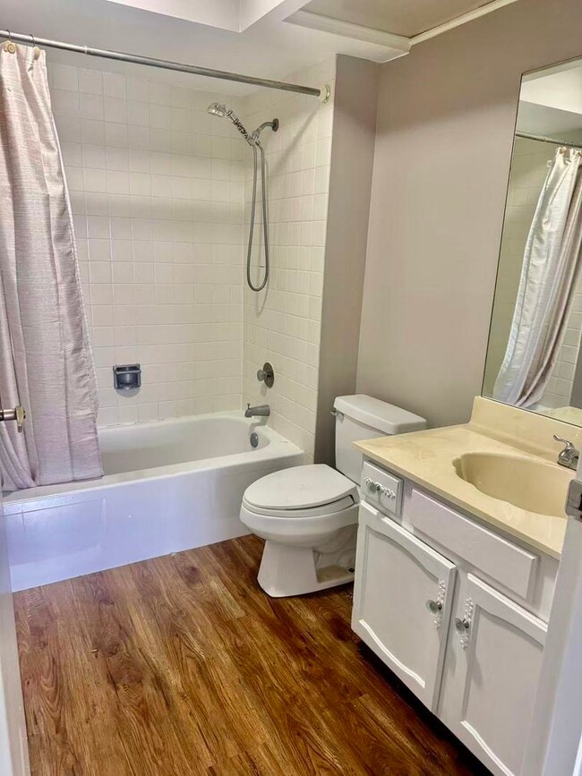 Building Photo - 2658 Sumac St