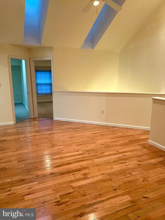 Building Photo - 2037 Powell Dr