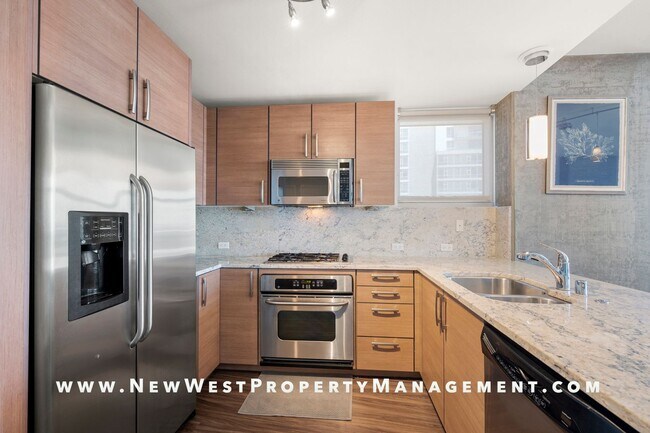 Building Photo - Stunning Fully Furnished East Village 2 Be...
