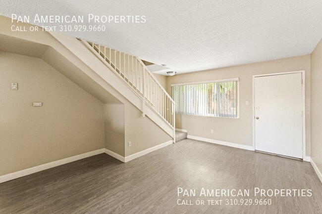 Building Photo - 15443 Van Buren St