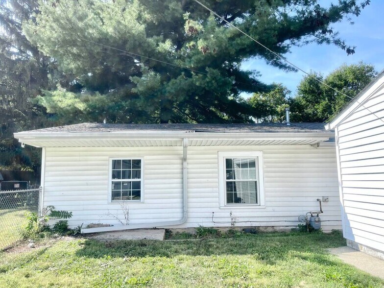 Exterior - 4946 Camden St