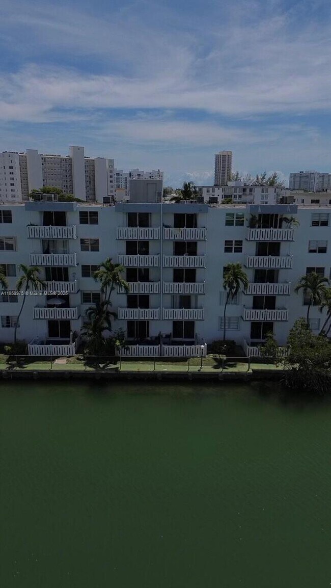 Building Photo - 7900 Tatum Waterway Dr