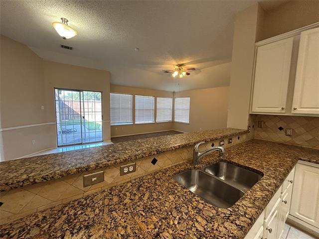 Building Photo - 3805 Pine Valley Dr