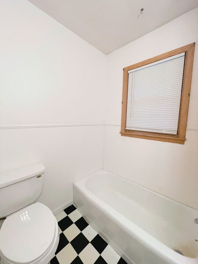 Building Photo - 2 bed brick home outside town
