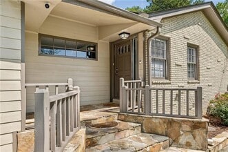 Building Photo - 2762 Dresden Dr