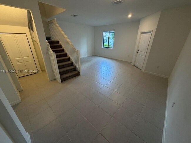 Building Photo - 21001 NE 8th Ave