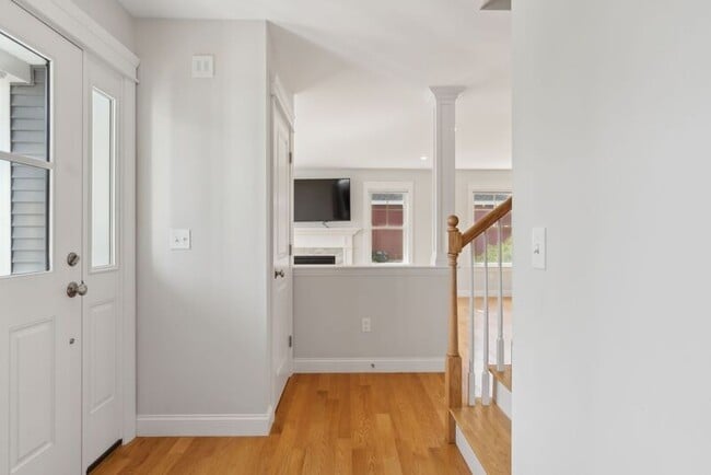 Building Photo - 2 Lodge Dr