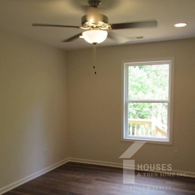 Building Photo - 403 Bramlett Rd