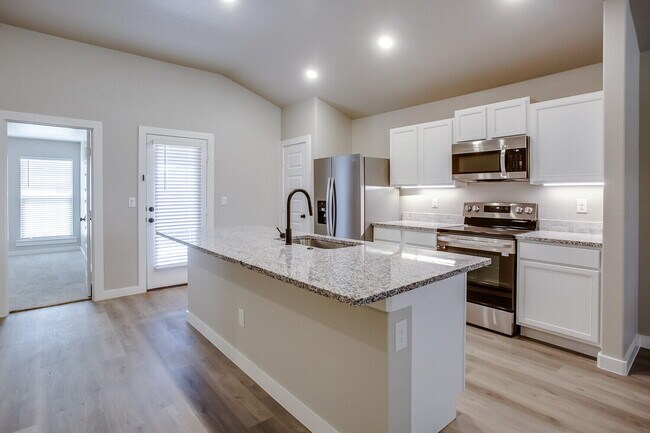 Building Photo - 1705 141st St