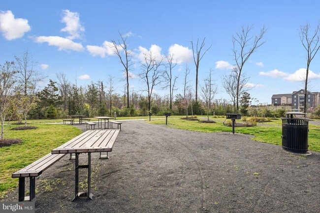 Building Photo - 44603 Wolfhound Sq