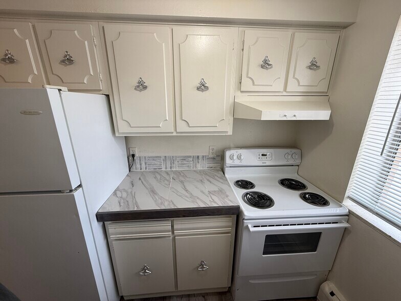 Building Photo - 1424 11th Ave