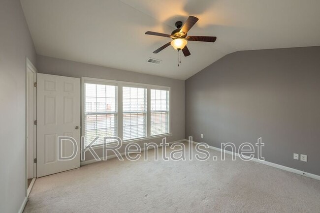 Building Photo - 1369 Thornborough Dr