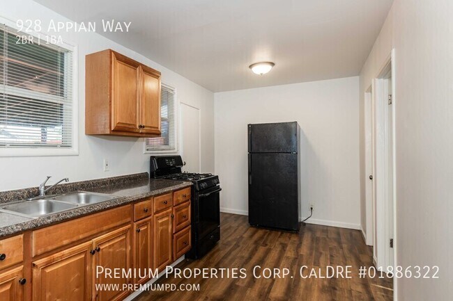 Building Photo - 928 Appian Way