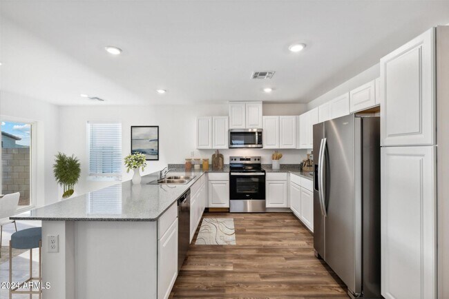 Building Photo - 7922 Magic Dr