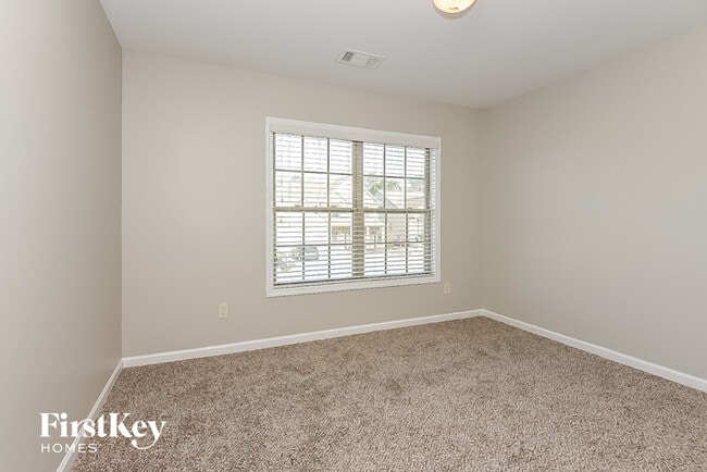 Building Photo - 155 Providence Walk Dr