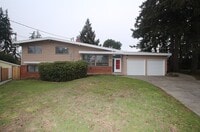 Building Photo - FULLY RENOVATED 3 BED, 2 BATH BELLEVUE HOM...