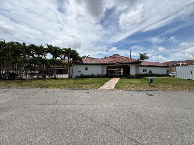 Building Photo - 680 NW 82nd Pl