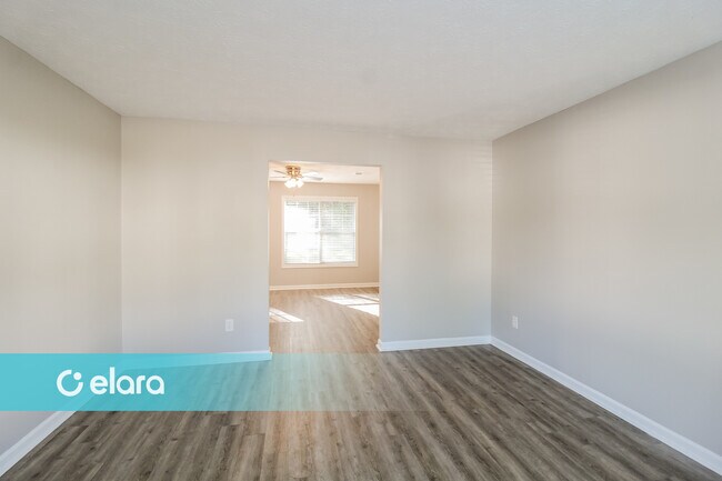 Building Photo - 8007 Harmony Lakes Dr