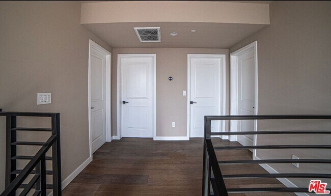 Building Photo - 9900 Laurel Canyon Blvd