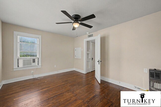 Building Photo - Spacious 2BR/2BA on the Bricks — Walk to Lucile's & the Cultural District