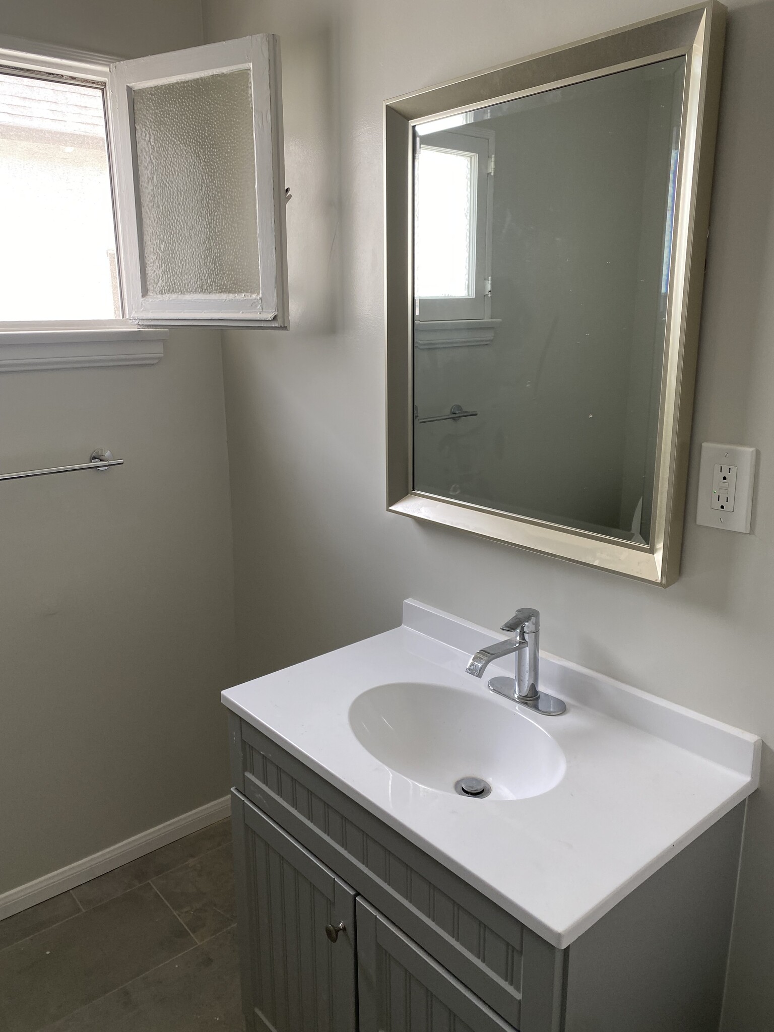 New Vanity - 205 S Fuller Ave