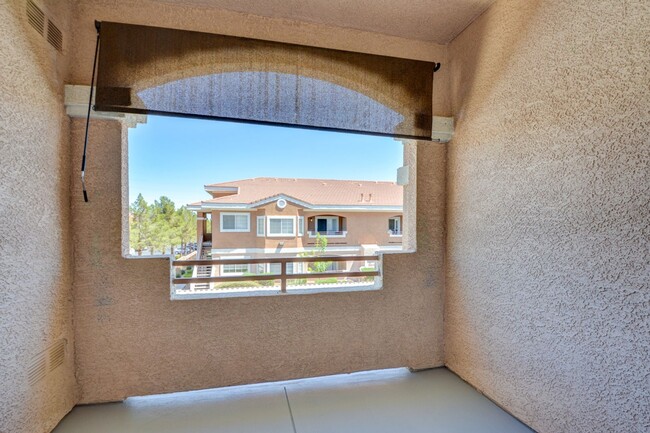 Building Photo - Gorgeous two bedroom two bathroom condo in...