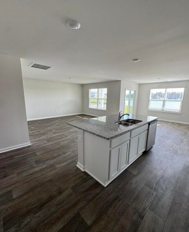 Building Photo - 403 Acosta Cir