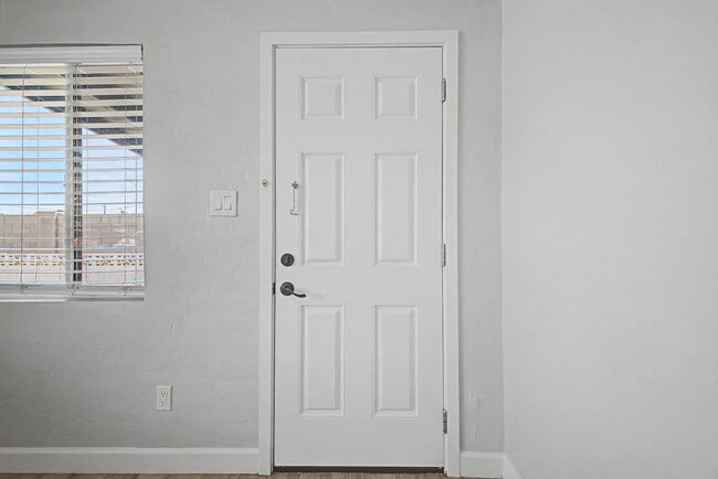 Building Photo - 2534 N 28th St