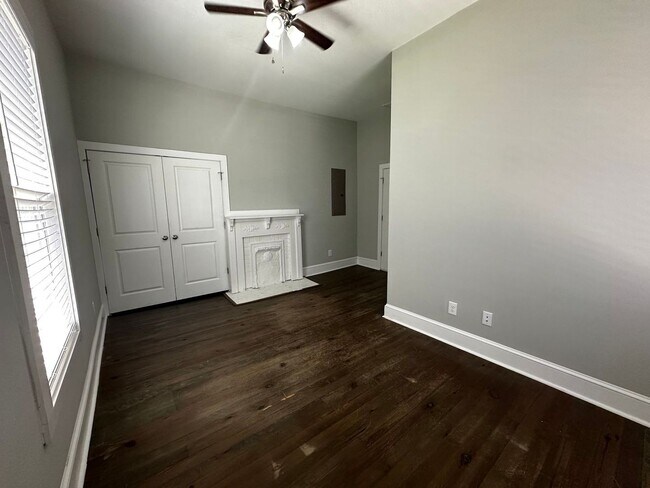 Building Photo - PRE-LEASING FOR AUGUST 2026!