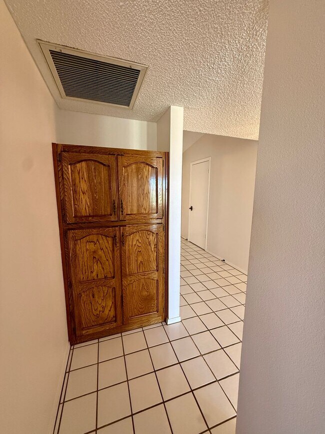 Building Photo - Townhouse on Mesa Del Sol Golf Course