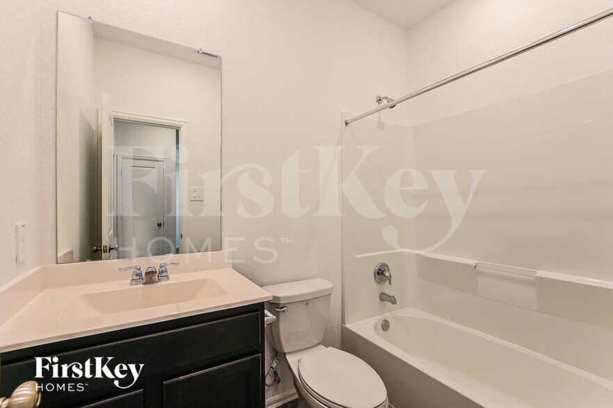 Building Photo - 18446 Summit Ranch Dr