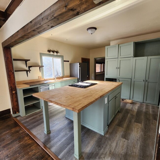 Building Photo - 2039 S Arizona St